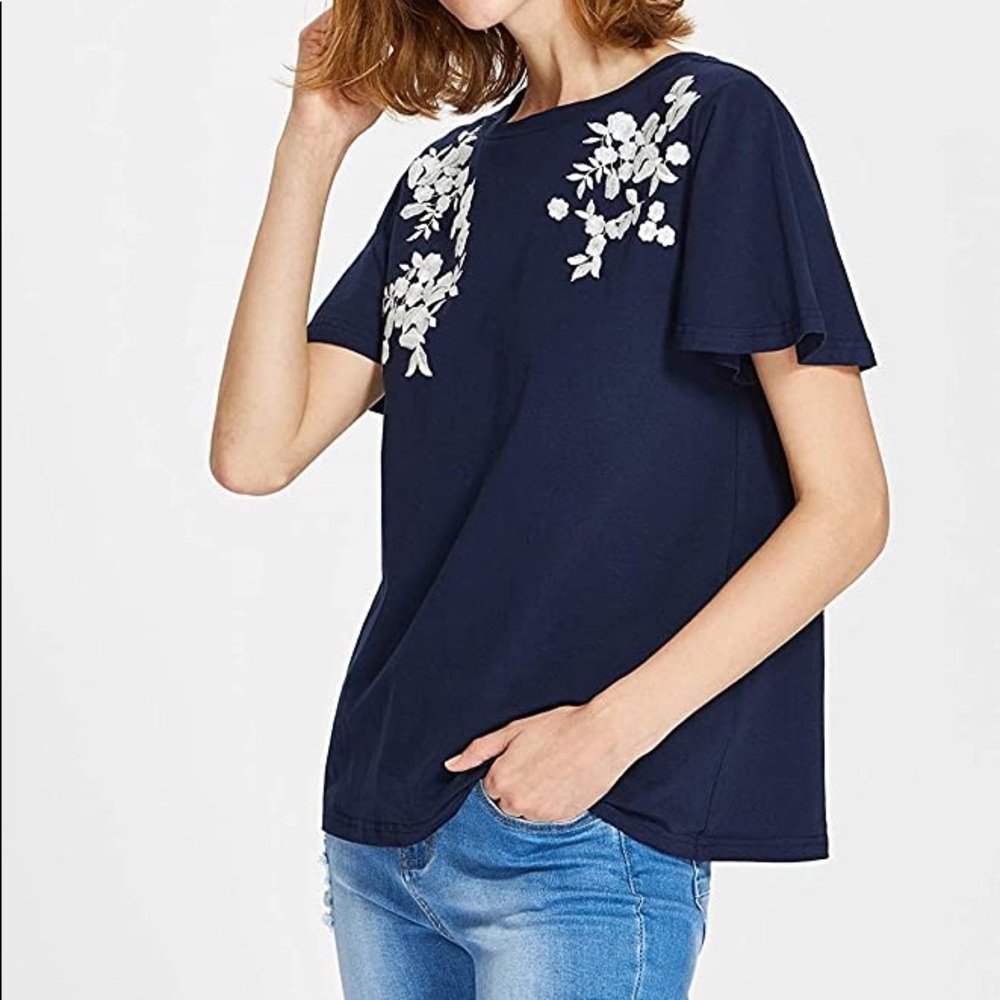 Embroidered Flutter Short sleeve t-shirt